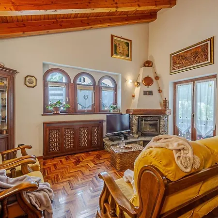 Casa Beatrice - Wifi, Parcheggio E Vista Montagna - Cour 0231 库马约尔